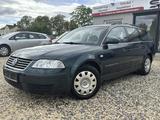 Volkswagen Passat Variant Basis/KLIMAA./AHK./ - Volkswagen Passat Variant aus 2001