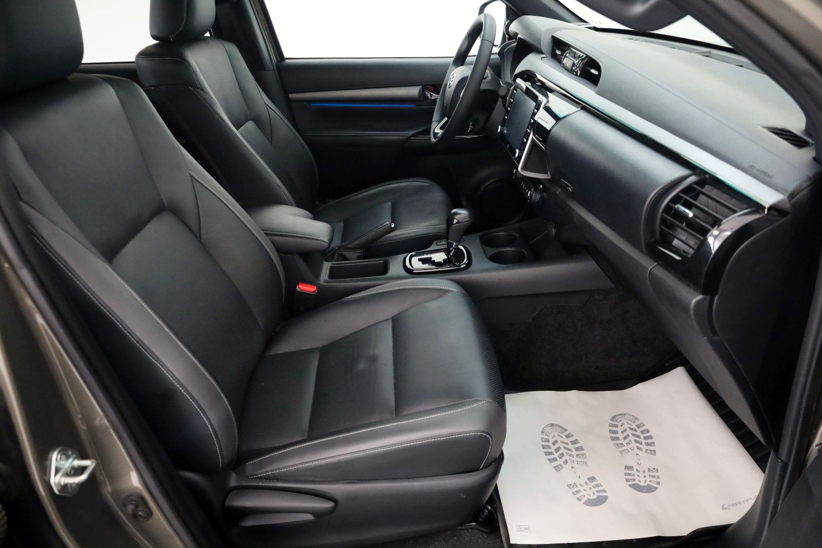 Fahrzeugabbildung Toyota Hilux 2.8 D-4D Invincible,4x4,ACC,SR+Allterrain