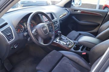 Audi Q5 2.0 TDI quattro AUT.-LEDER-NAVI-AHK-ACC-XENON
