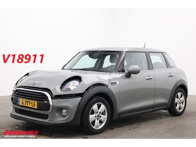 MINI Cooper 1.5 5-türig Navi klima Cruise