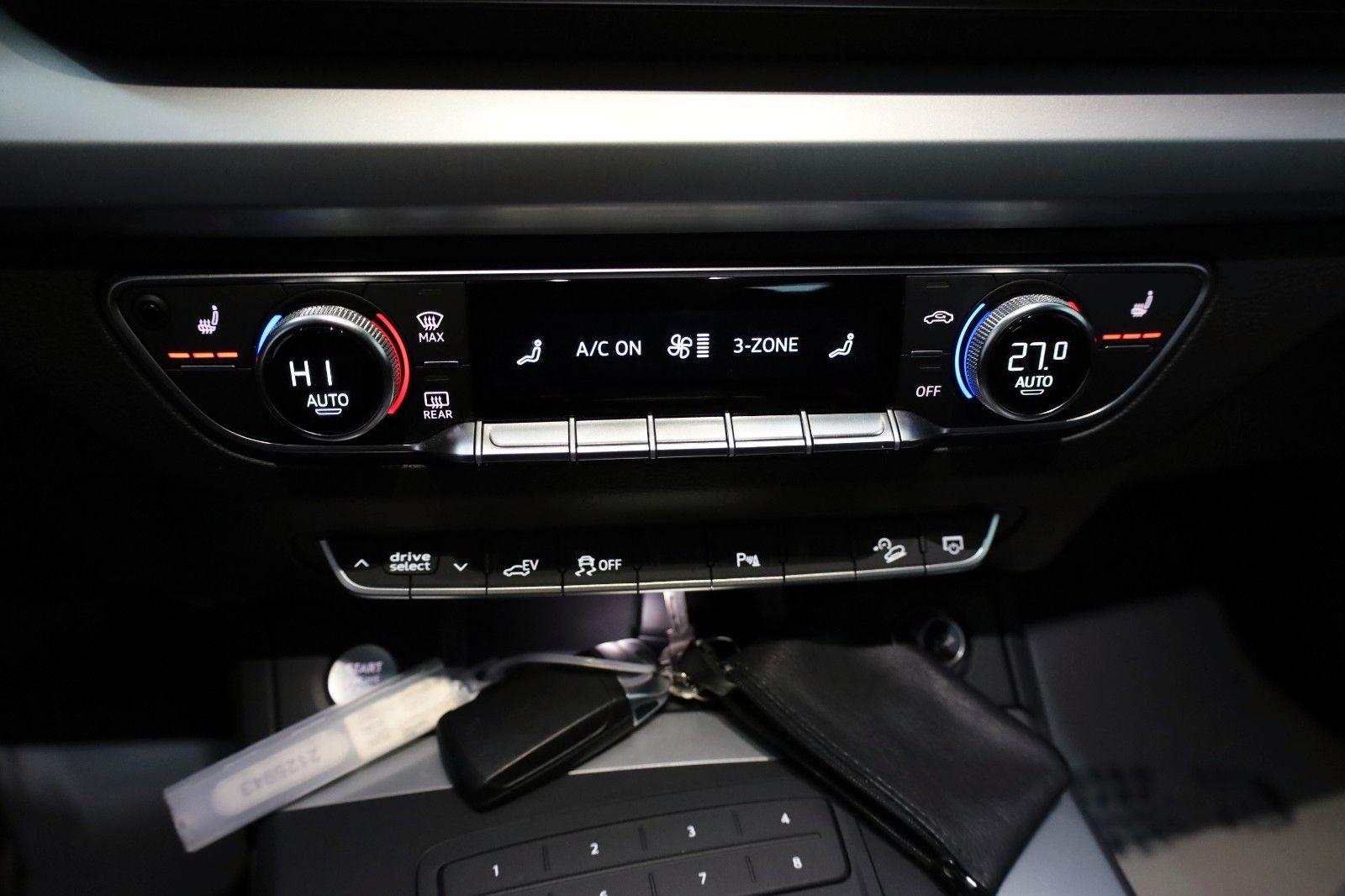 Fahrzeugabbildung Audi Q5 50 TFSI e quattro, S line,Navi,ACC,Panoram+WR