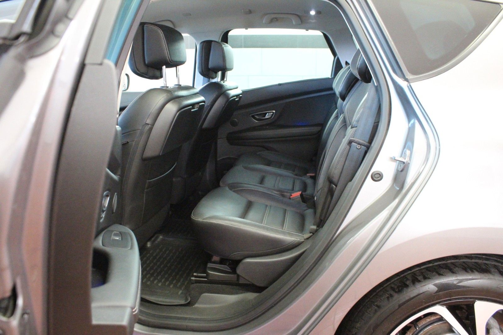 Fahrzeugabbildung Renault Scenic dCi 160 EDC Bose Edition*AHK*Winter