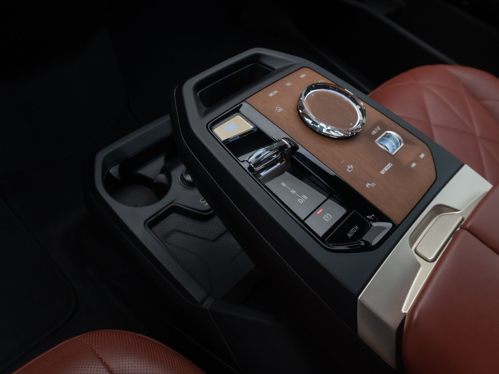 Fahrzeugabbildung BMW iX xD50 Sport Panorama Laser 360&deg;H/K SoftCL 22"