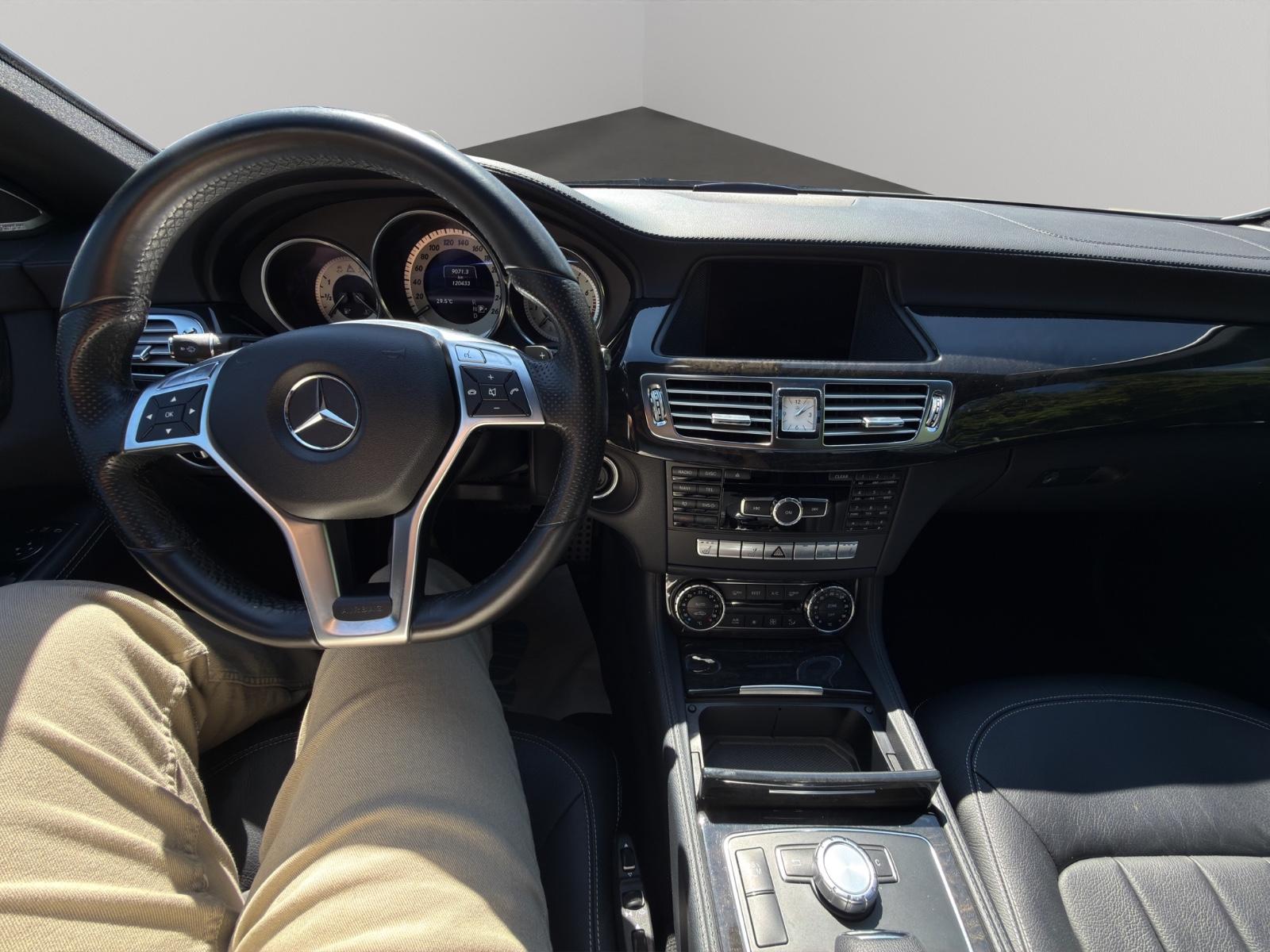 Mercedes CLS 350 Shooting Brake V6 306 ch • AMG • Harman Kardon • Toit ouvrant • Distronic