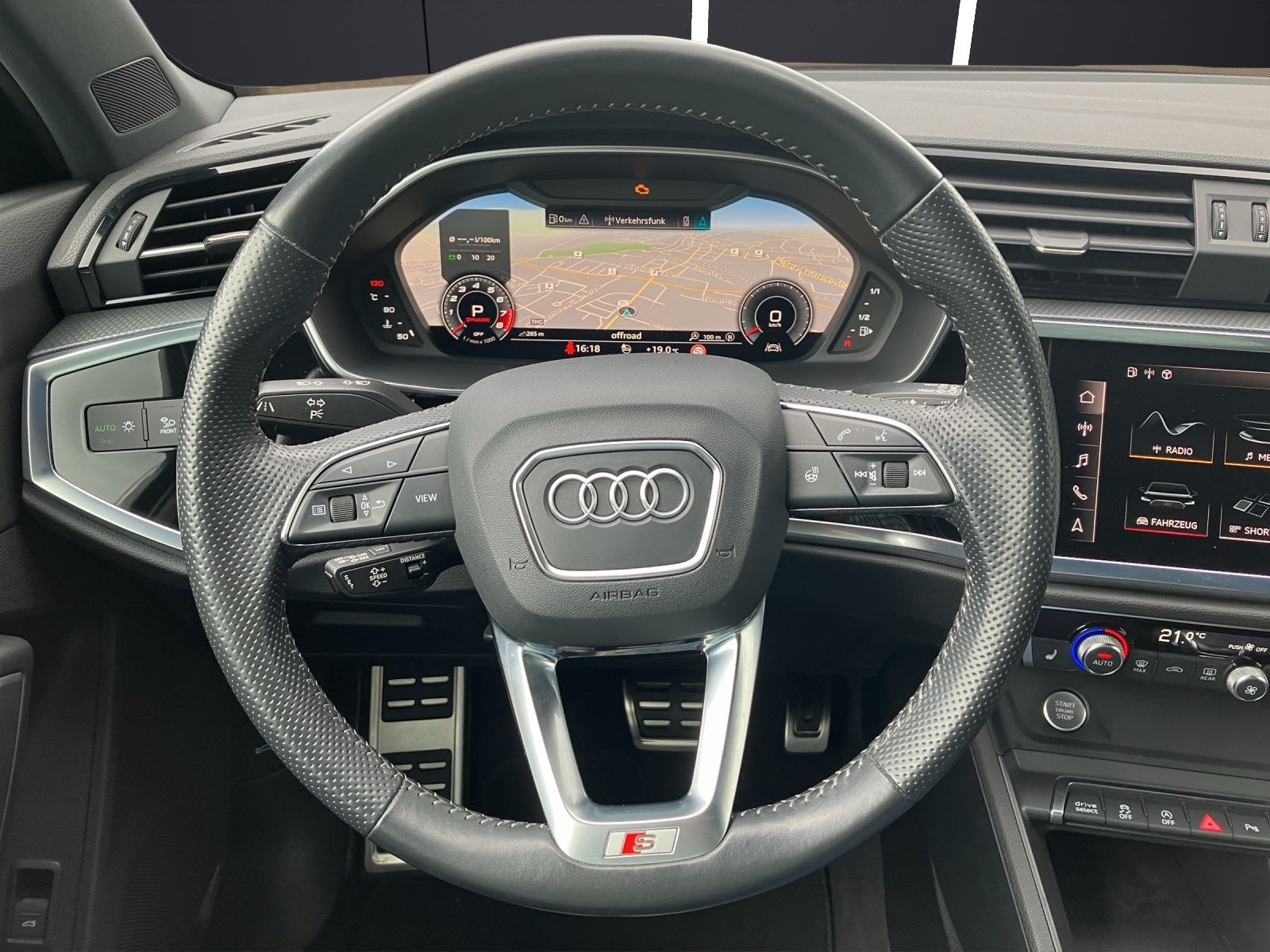 Fahrzeugabbildung Audi Q3 Sportback 45 TFSI quattro S line LED virtual