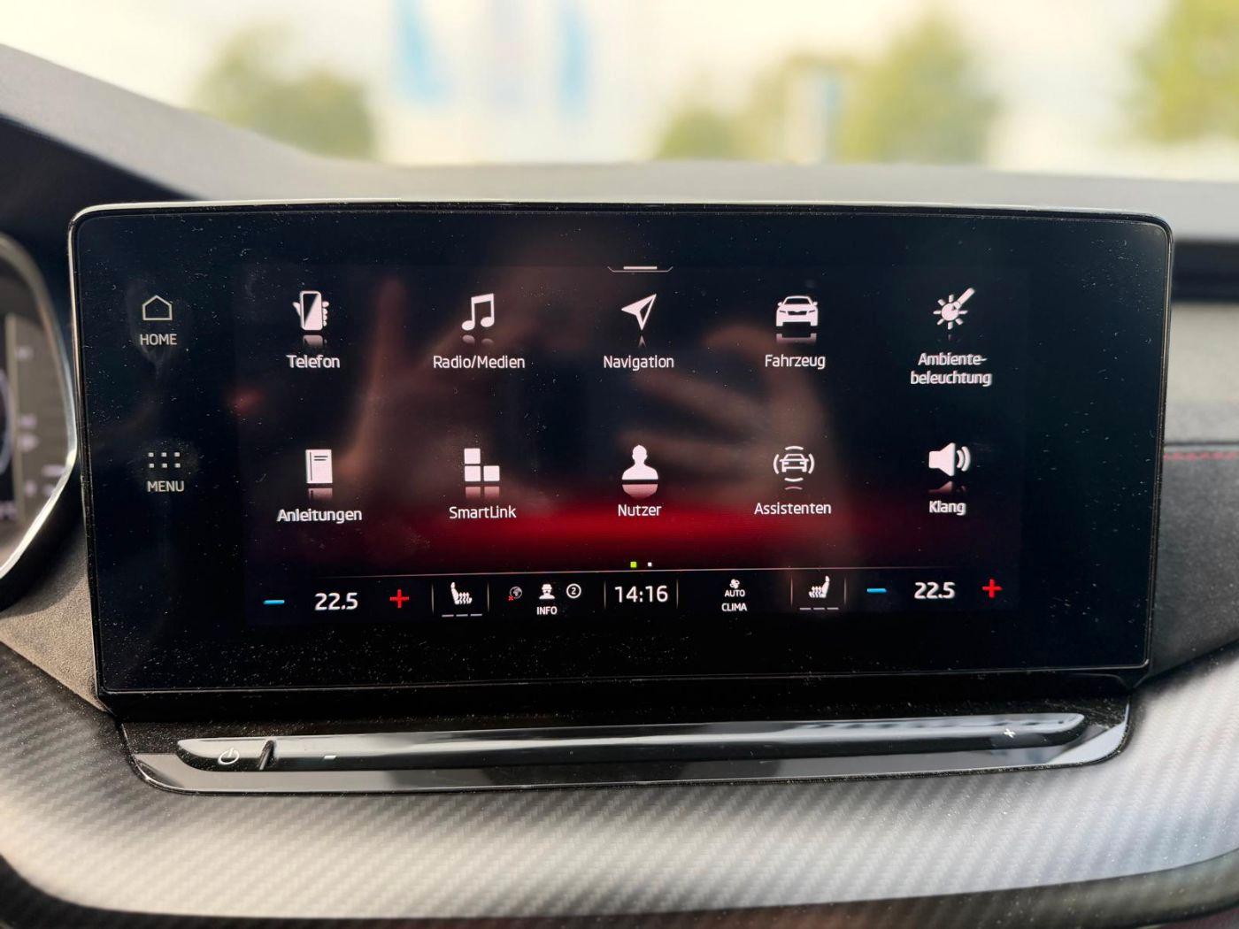 Skoda Octavia RS LED AHK Navi PDC SHZ Virtual el.Heck