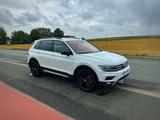 Volkswagen Tiguan   OFFROAD - Volkswagen: Offroad