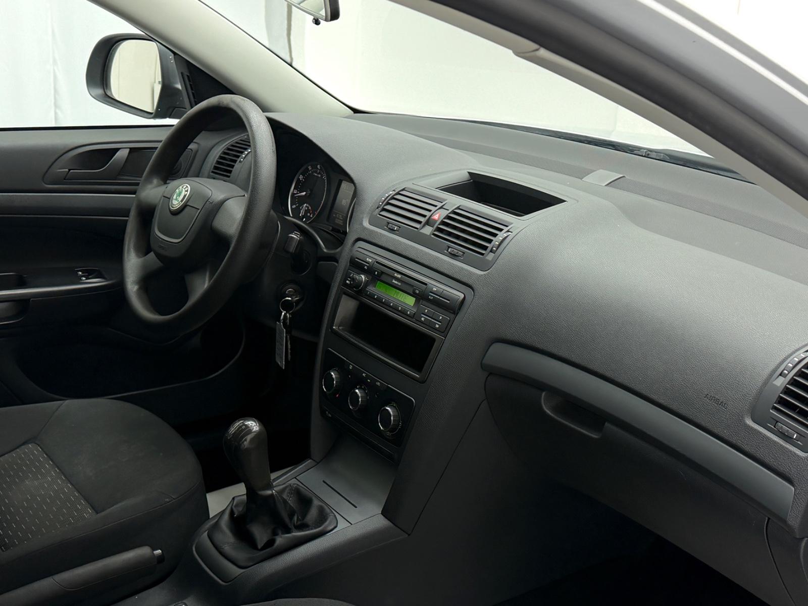 Skoda Octavia 2013 — photo 24