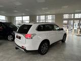Mitsubishi Outlander Plug-in Hybrid PHEV Top 4WD/Leder/Navi - gebrauchte Mitsubishi Outlander aus dem Jahr 2016