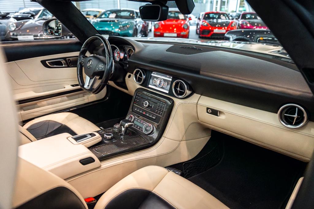 Mercedes-Benz SLS AMG