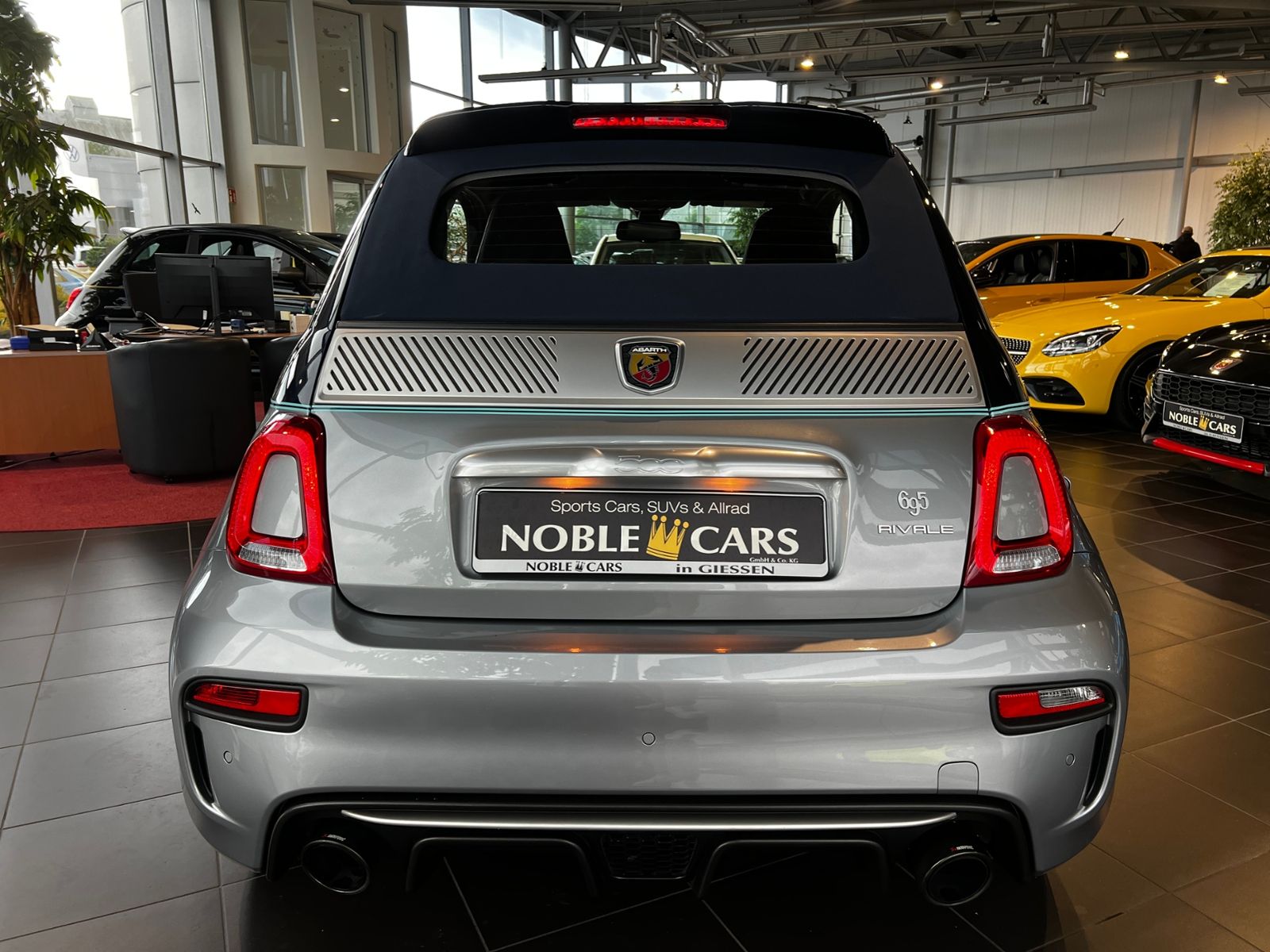Fahrzeugabbildung Abarth 695C Rivale 175th Anniversary XEN NAVI LEDER Sit