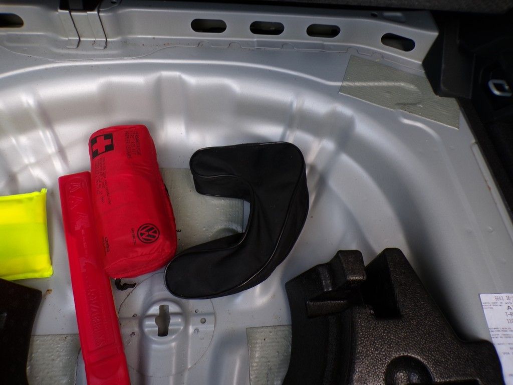 Fahrzeugabbildung Volkswagen T-Roc  1.5 TSI IQ Drive DSG *Navi*Standheizung*B