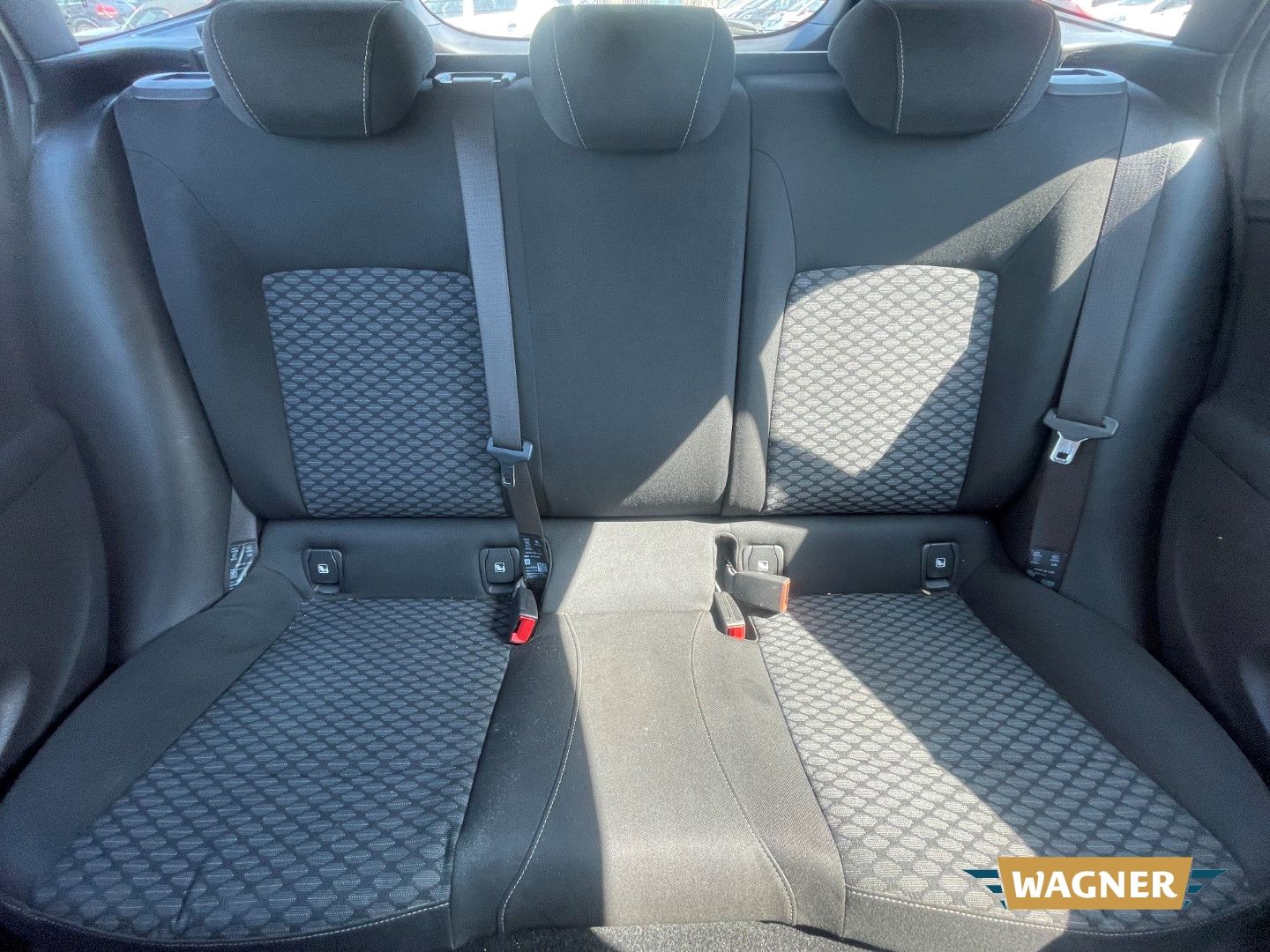 Fahrzeugabbildung Opel Astra Sports Tourer Edition  Abgasreinigung defe