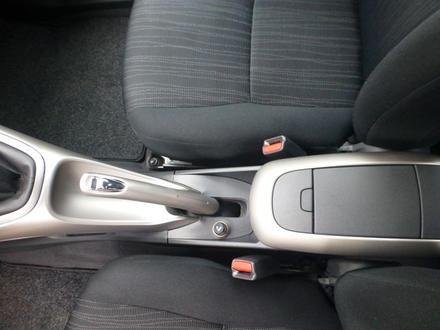 Toyota Auris Sol