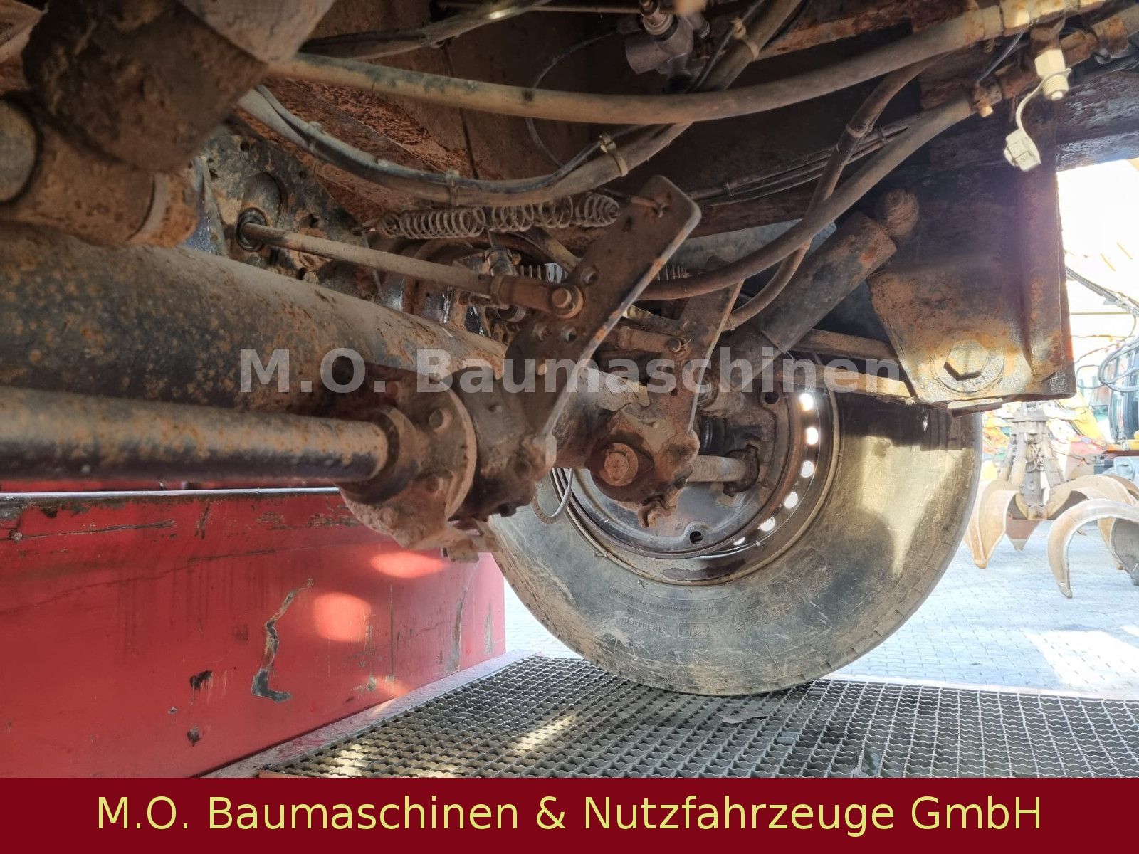 Fahrzeugabbildung Schwarzmüller HKS 32 / 32 t / 5,6 t / Stahlkippermulde / 23 m³