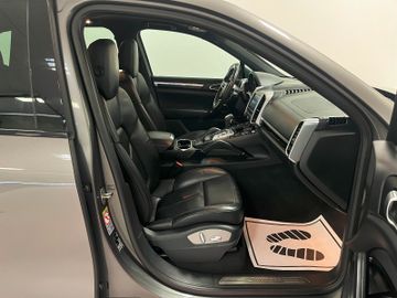 Porsche Cayenne - 3