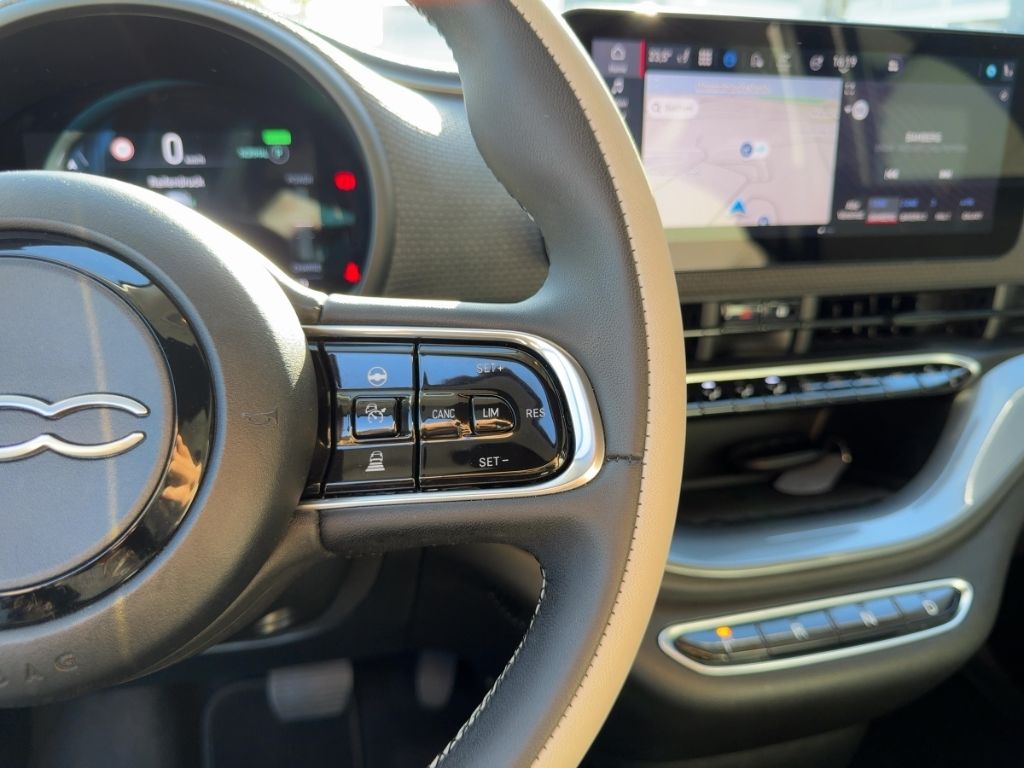 Fahrzeugabbildung Fiat 500 CABRIO LA PRIMA RÜCKFAHRKAMERA TOTWINKELASS