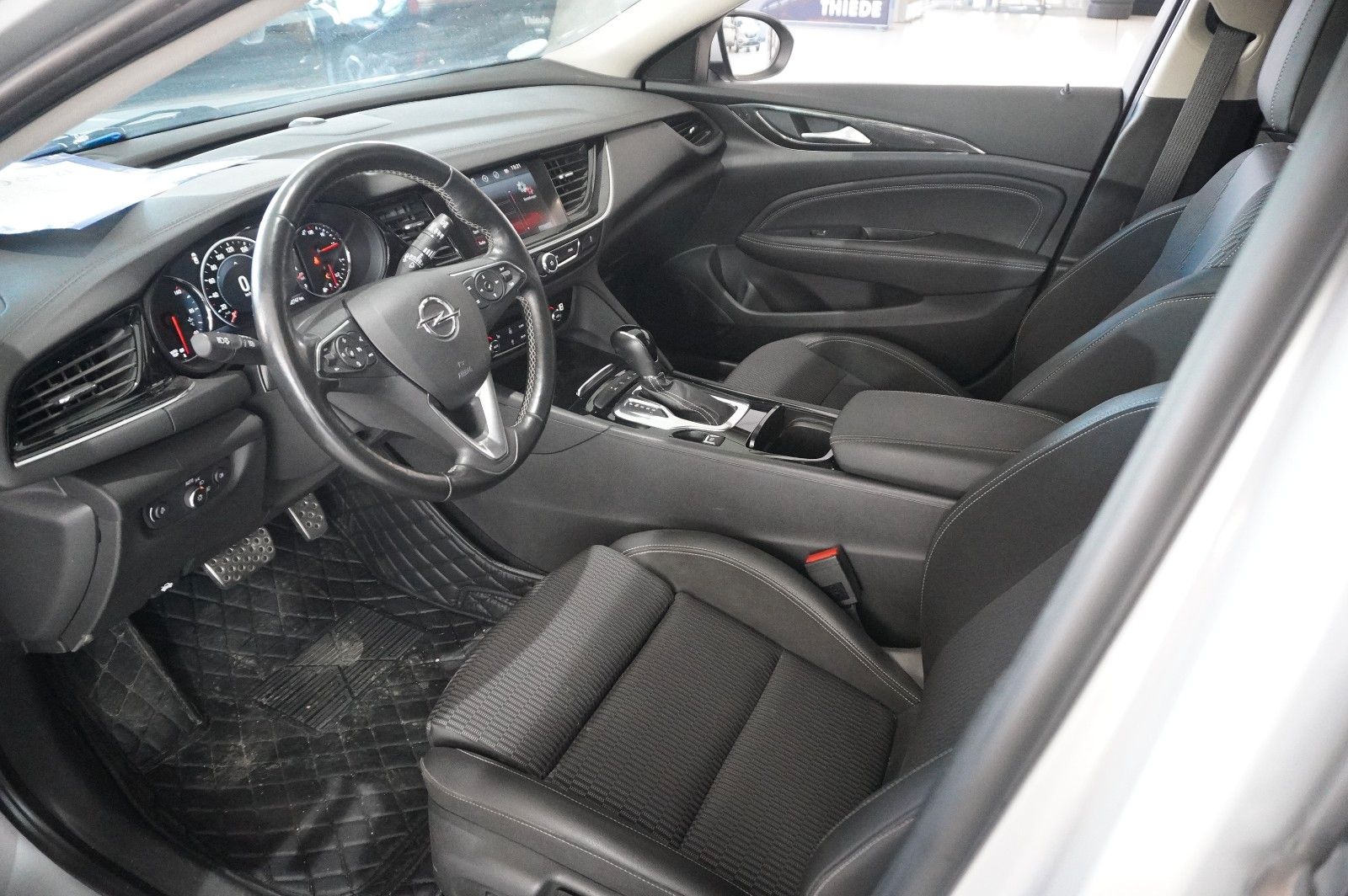 Fahrzeugabbildung Opel Insignia B ST 1.5T DYNAMIC NAVI/MATRIX/KAMERA/SH