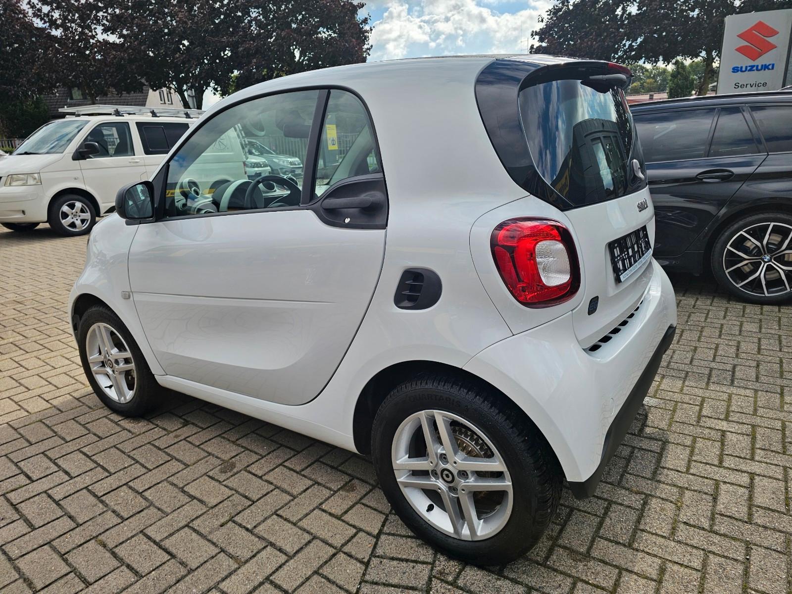 Smart ForTwo coupe EQ *Schnellladevorrichtung*DAB