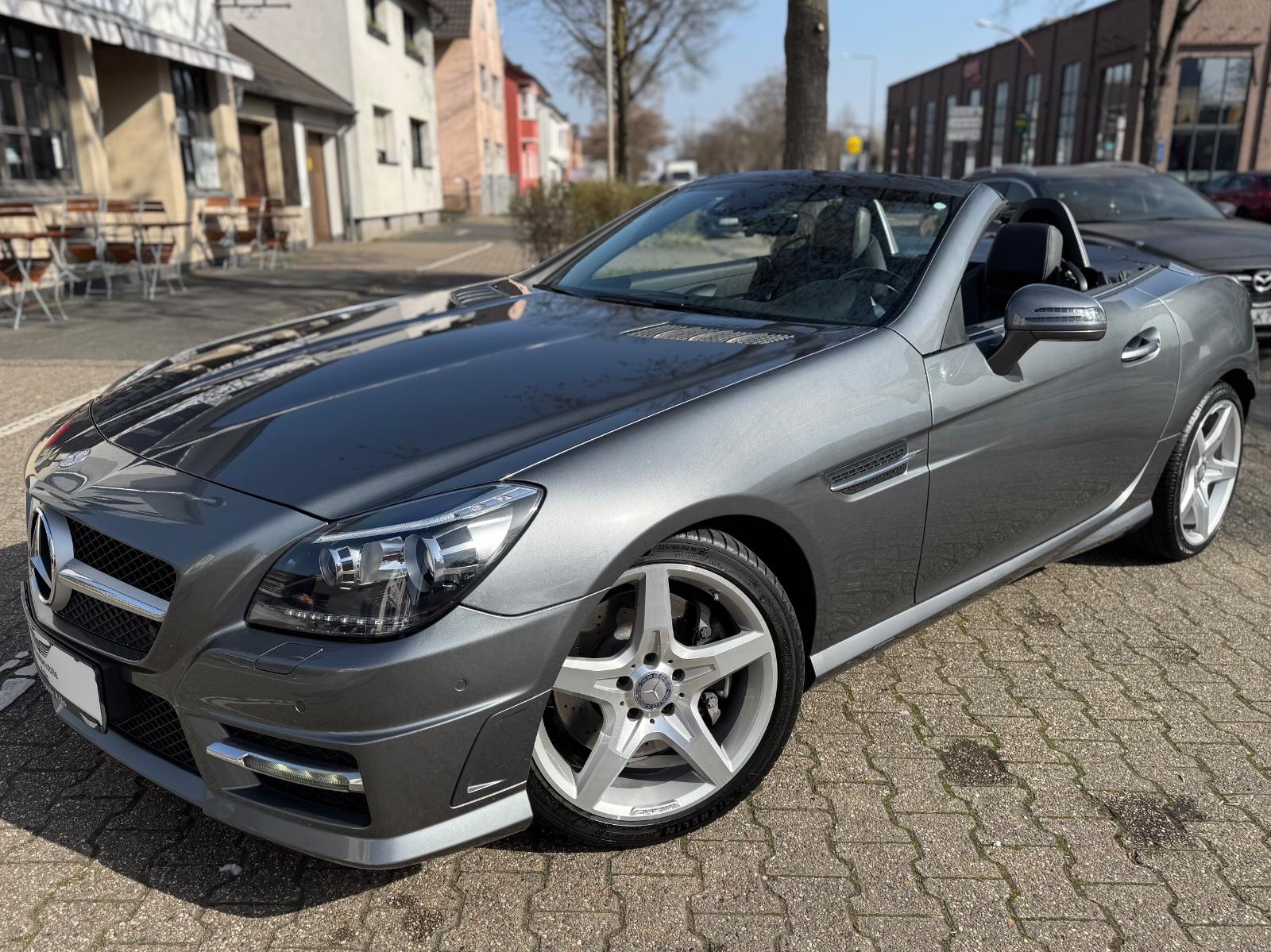 Mercedes-Benz SLK 300*1.HAND*AMG PLUS*PANO*LEDER*AIRSCARF*F1*