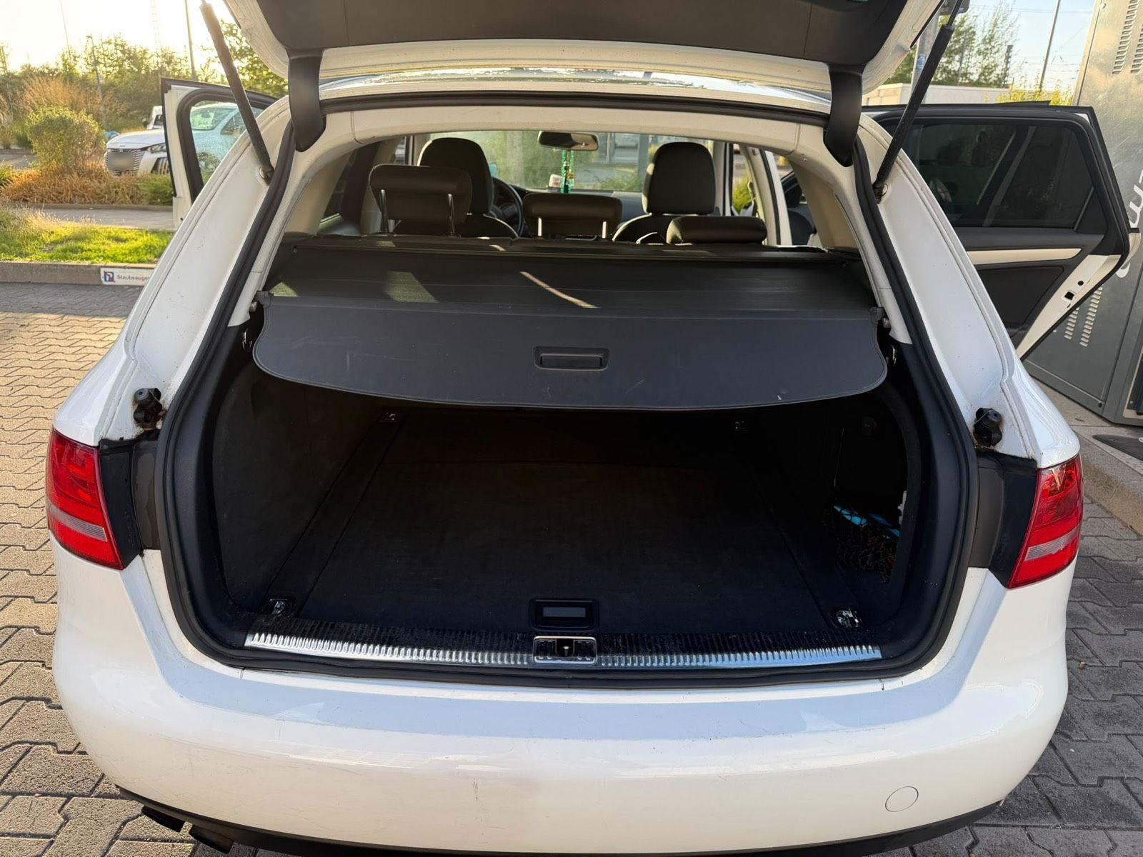 Audi A4 2009 — photo 11