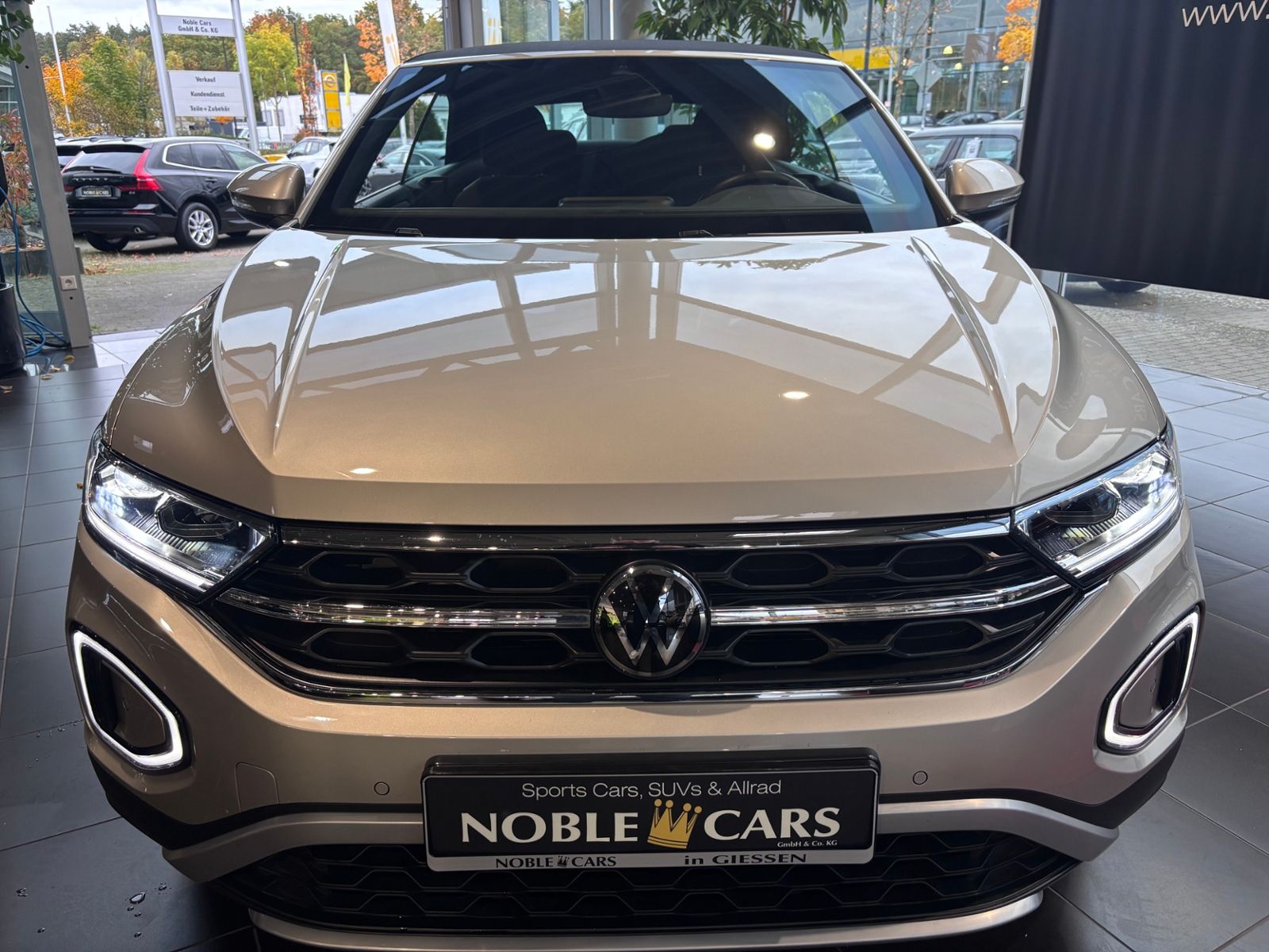 Fahrzeugabbildung Volkswagen T-Roc Cabriolet Move RFK LED NAVI ALU