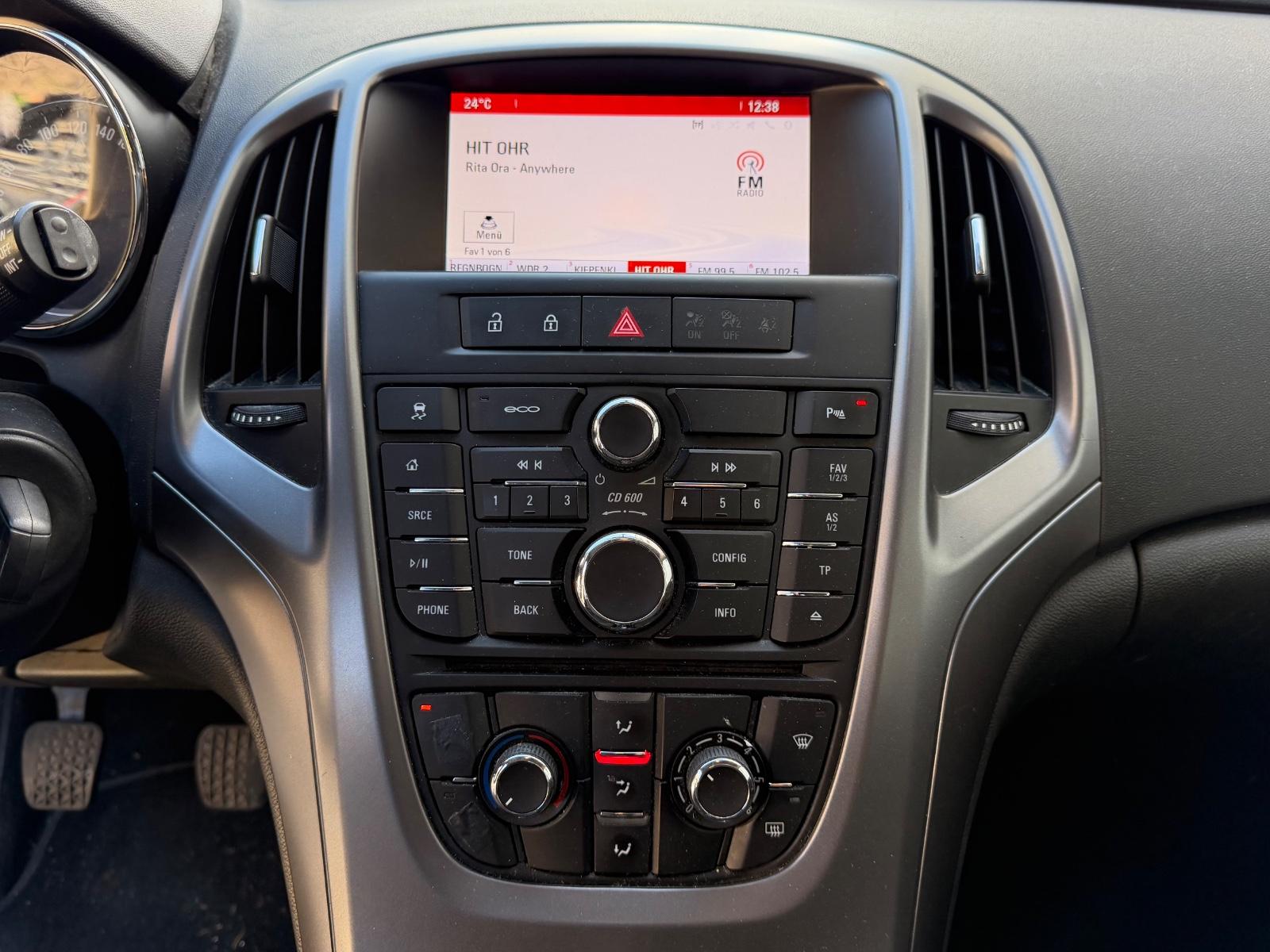 Opel Astra 2015 — photo 8