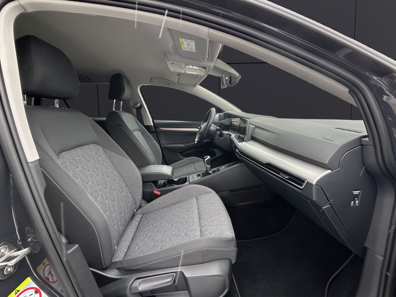 Fahrzeugabbildung Volkswagen Golf VIII TSI Move Climatronic AID PDC SH LM