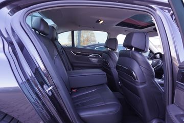 BMW 750 - 11