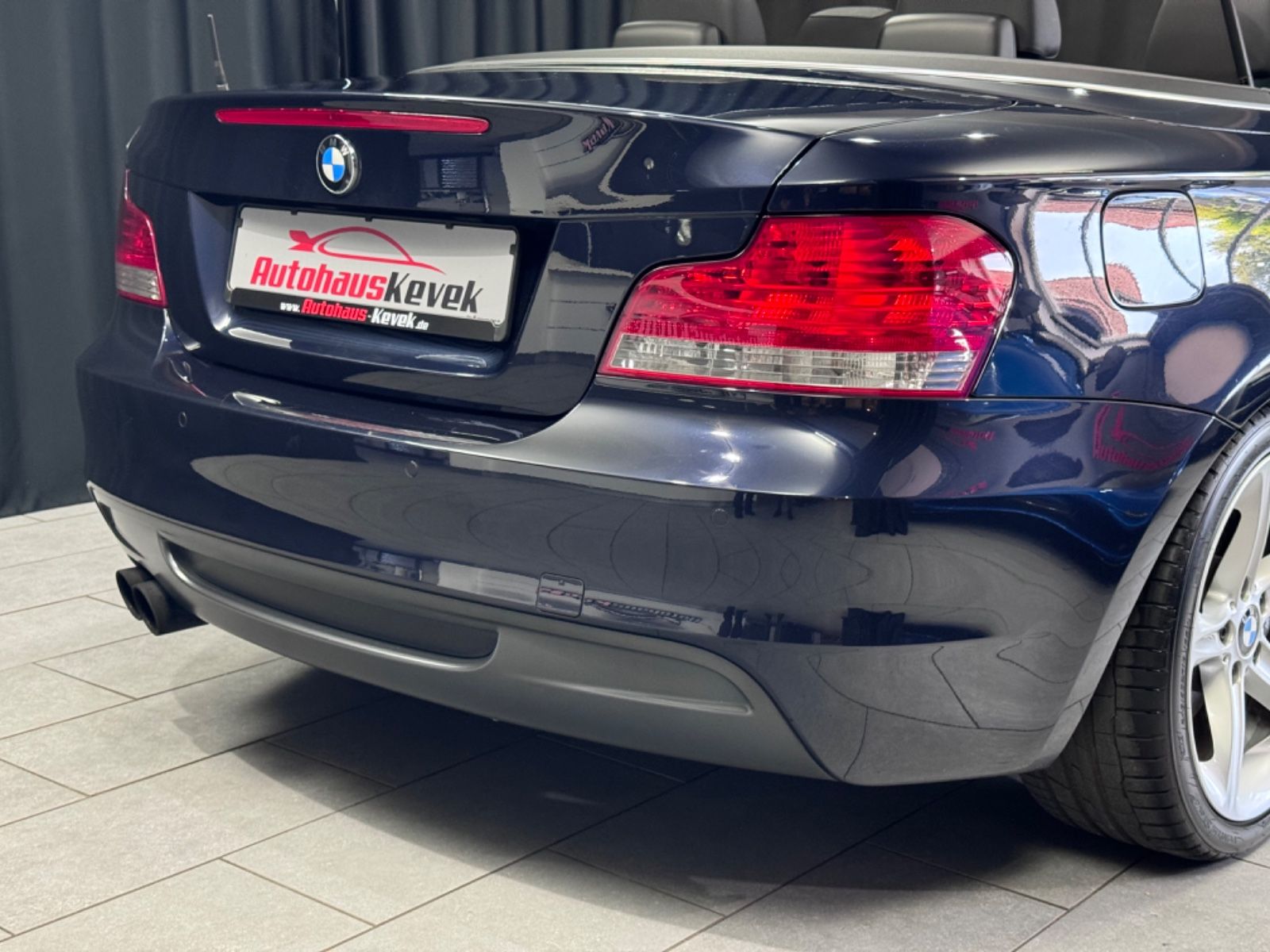 Fahrzeugabbildung BMW 135i Cabrio*M-PAKET*KEYLESS*HIFI*LEDER*NAVI*