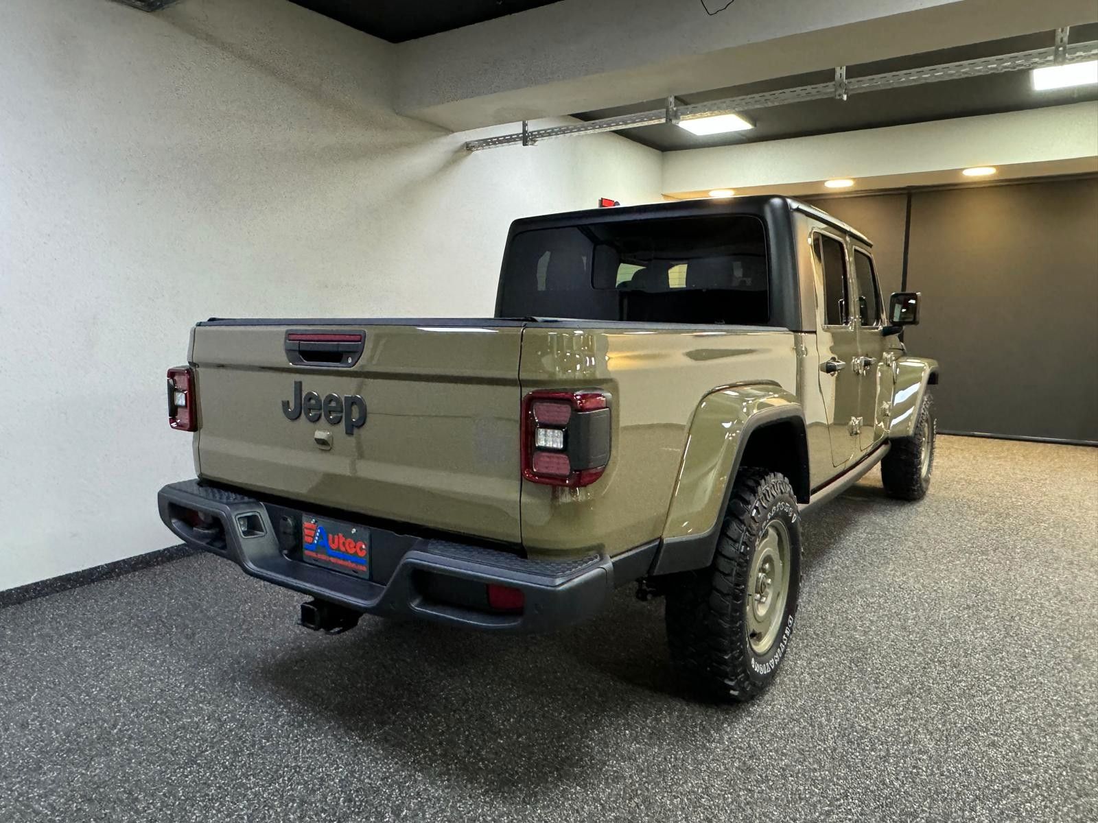 Fahrzeugabbildung Jeep GLADIATOR WILLYS '41 ED. 3.6L-V6 HARDTOP-SOFTTOP