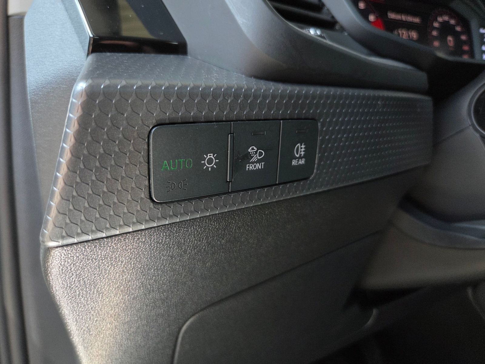 Fahrzeugabbildung Audi A1 citycarver 30 TFSI LED GRA NAV PDC SHZ ALU
