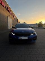 BMW 318d M Sport M Paket*360*HEAD-UP*STANDHEIZUNG - BMW 318: M Paket