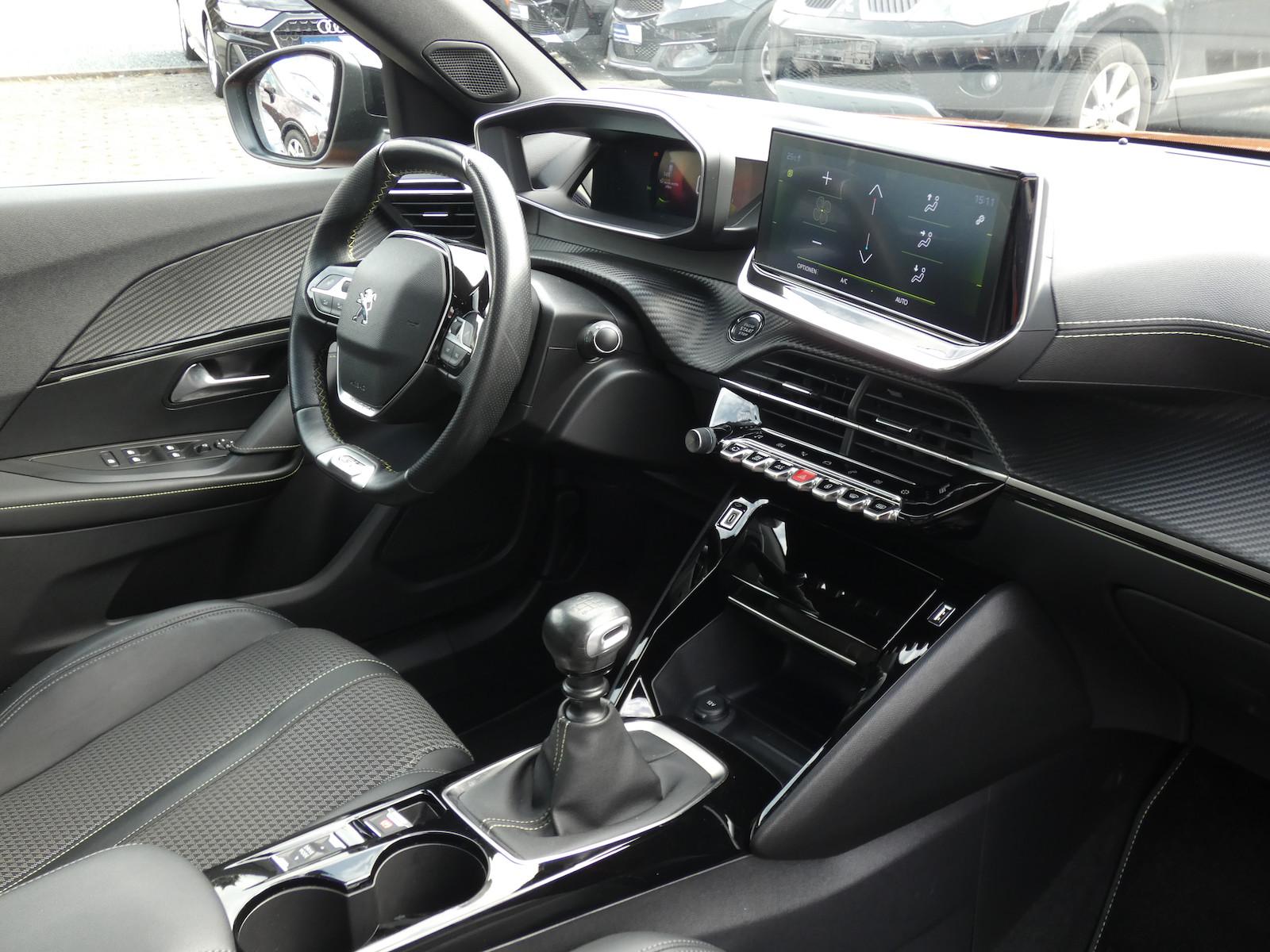 Peugeot 2008 GT-Line *ALU*KLIMA*PDC*SCHIEBEDACH*