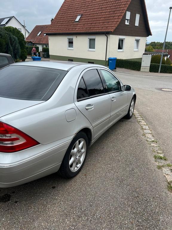 Mercedes-Benz C 240
