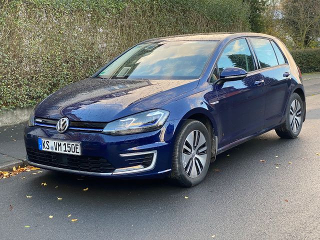 Volkswagen e-Golf, blau, CCS, Wärmepumpe, 250km Reichweite