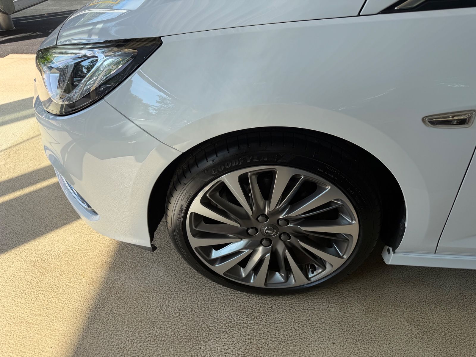 Fahrzeugabbildung Opel Astra K Lim. 5-trg. Ultimate*OPC* 1.Hand
