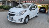 Chevrolet Spark LS - weiße Chevrolet Spark