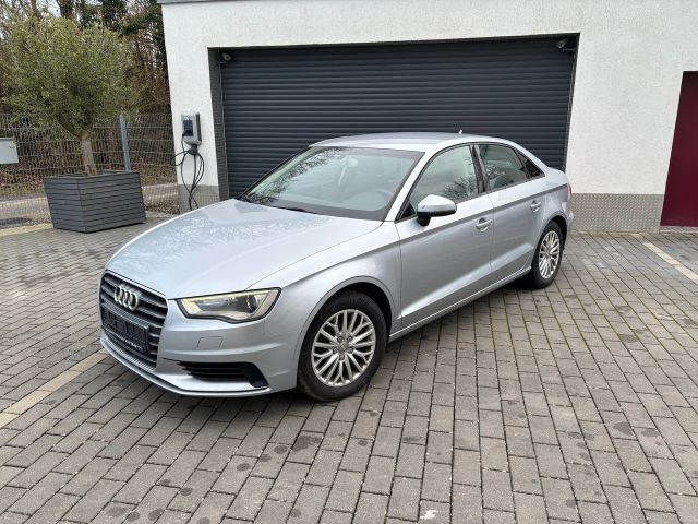 Audi A3 Limousine Xenon - Navi - PDC + Winterreifen