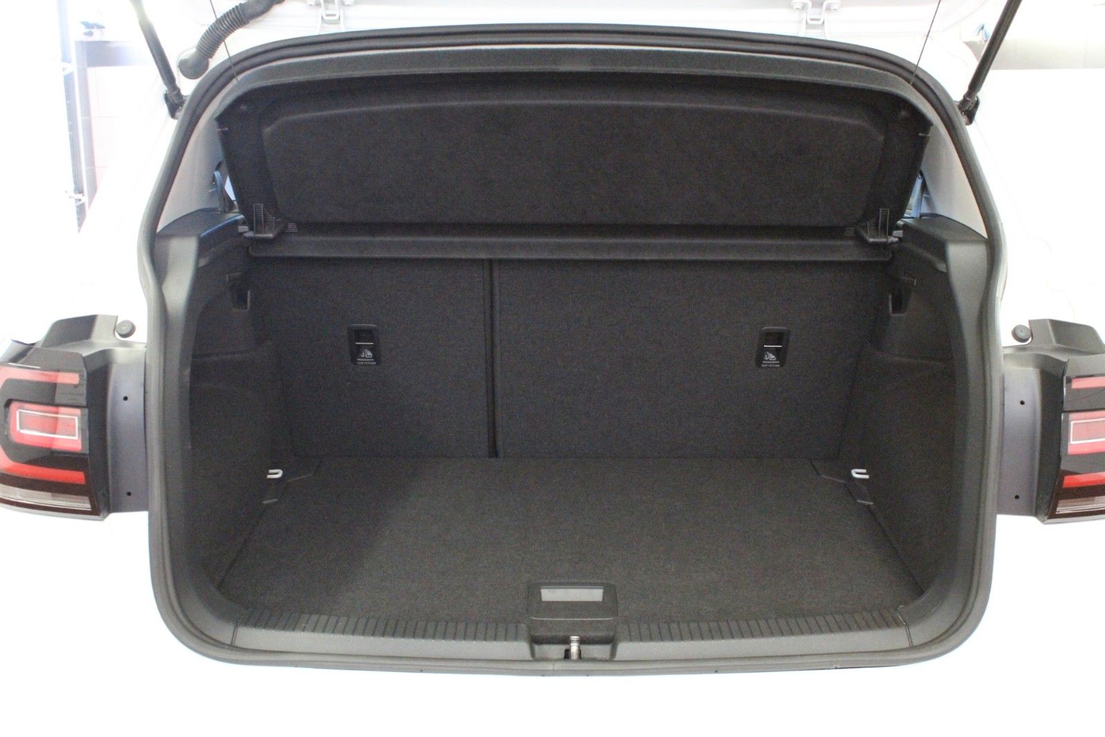 Fahrzeugabbildung Volkswagen T-Cross 1.0 TSI DSG *Sitzhzg*Kamera*AHK
