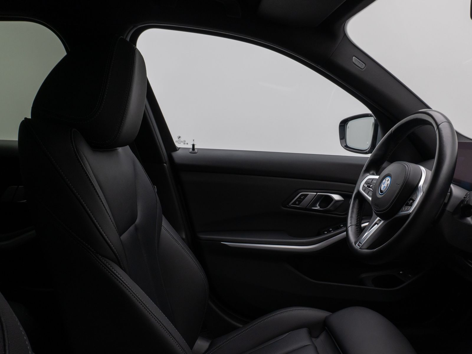 Fahrzeugabbildung BMW 330e xD M Sport Kamera DAB HUD Lenkradheizung