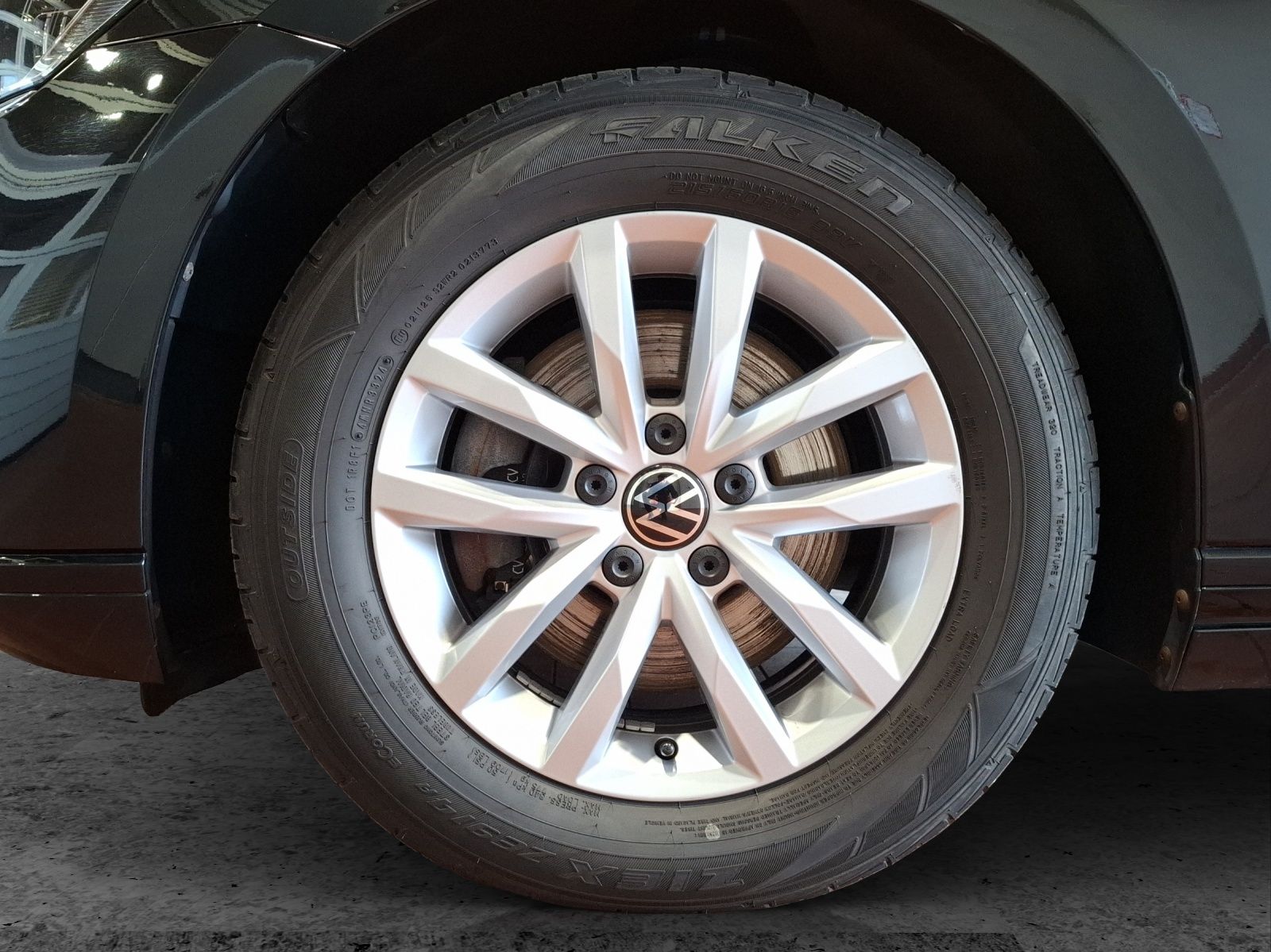 Fahrzeugabbildung Volkswagen Passat Variant TDI Business DSG Matrix AHK Navi