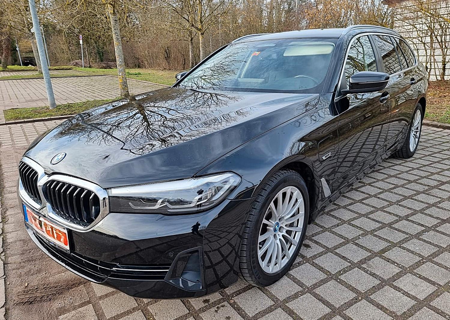 BMW 530 e Touring Leder ACC H&K LED