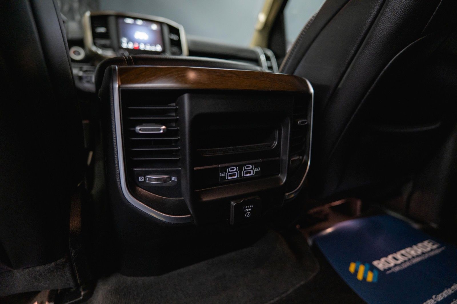 Fahrzeugabbildung Dodge RAM 5.7 V8 HEMI 4x4 NIGHT-Paket LARAMIE 22 Zoll