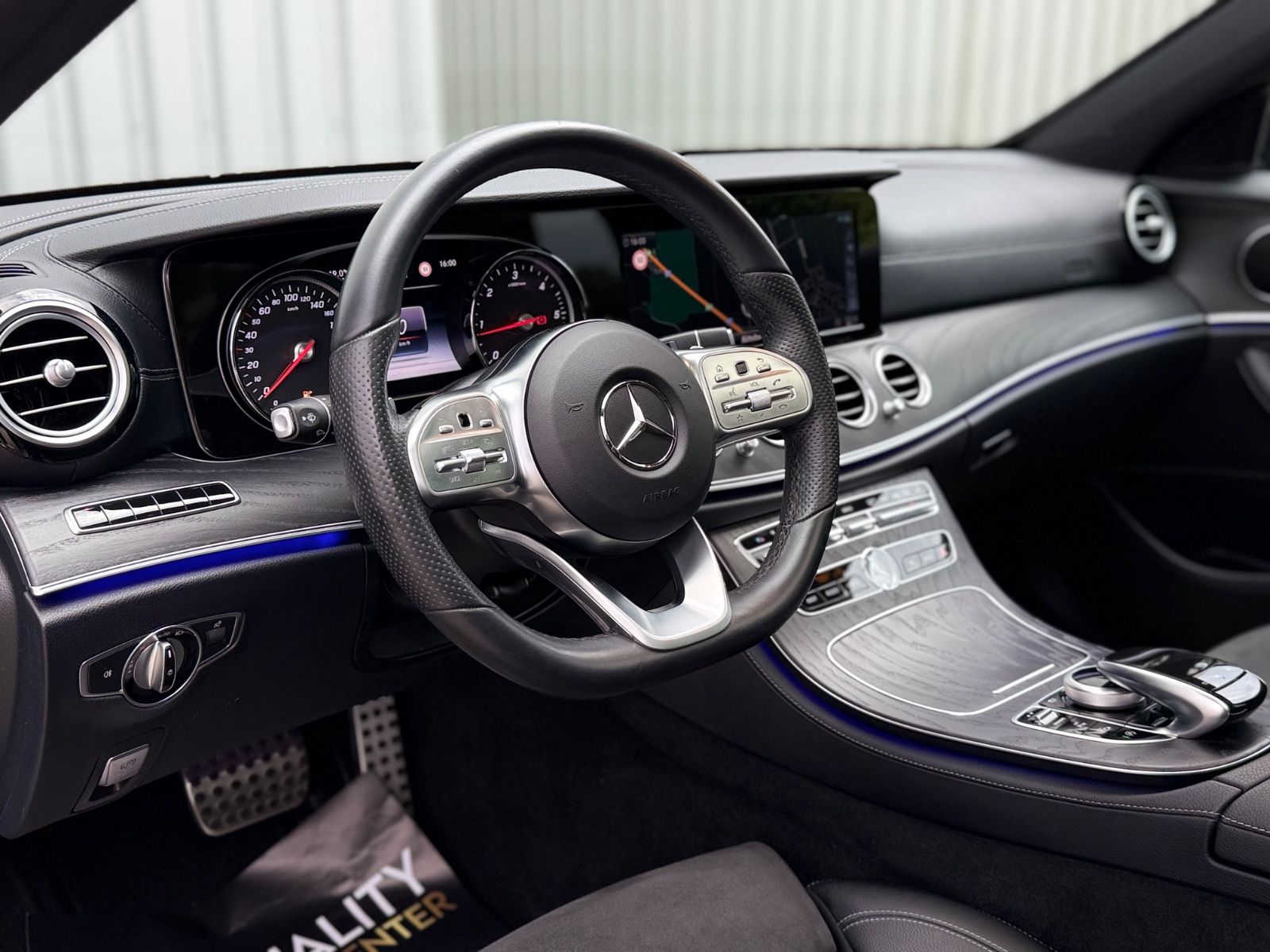 Mercedes-Benz E 220 d 9G AMG NIGHT *PANO*SPUR*2H* foto 6