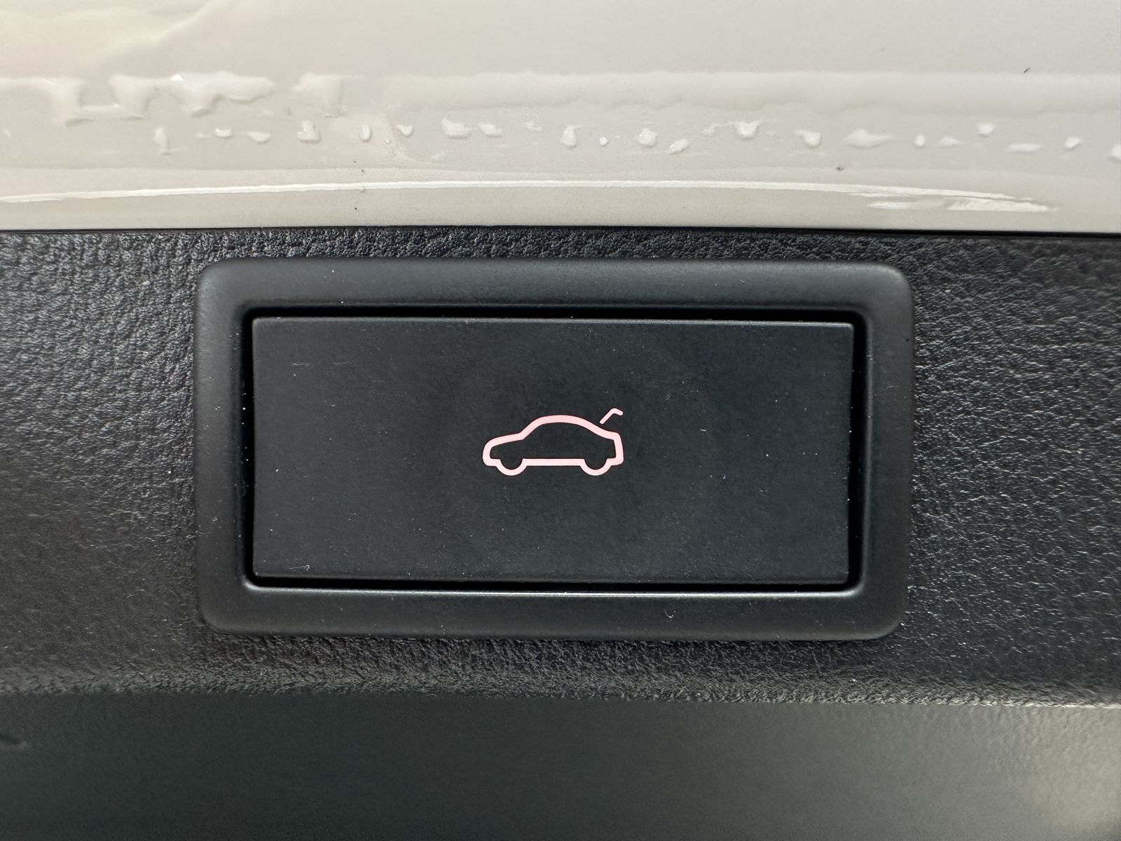 Fahrzeugabbildung SKODA Octavia Combi Scout 2.0 TDI DSG 4x4 NAV+LED+AHK
