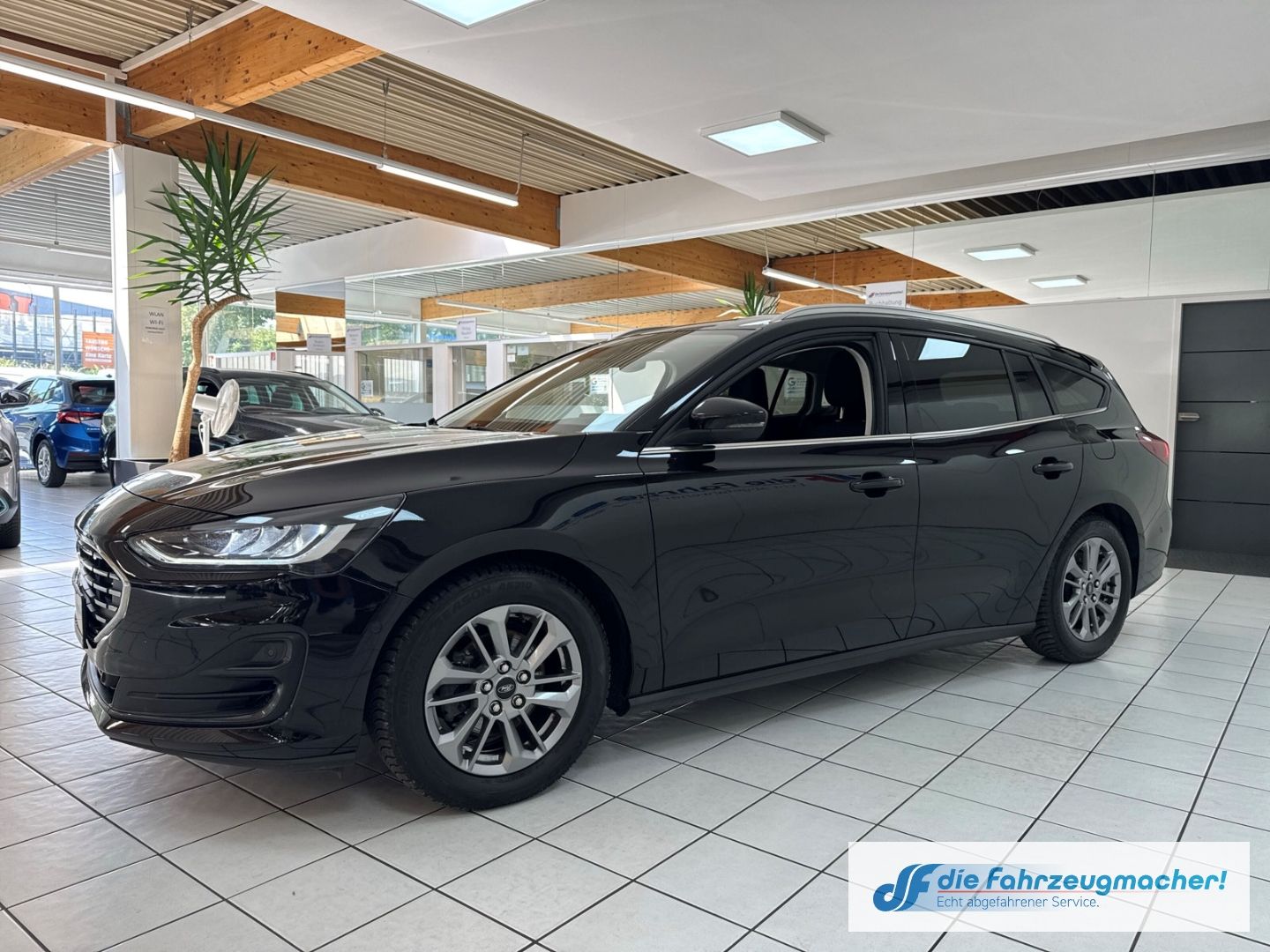 Fahrzeugabbildung Ford Focus Turnier Titanium X Sportpaket Navi Digital