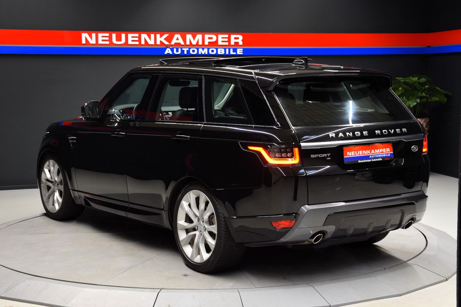 Fahrzeugabbildung Land Rover Range Rover Sport HSE Hybrid Pano HuD Ambi Merid