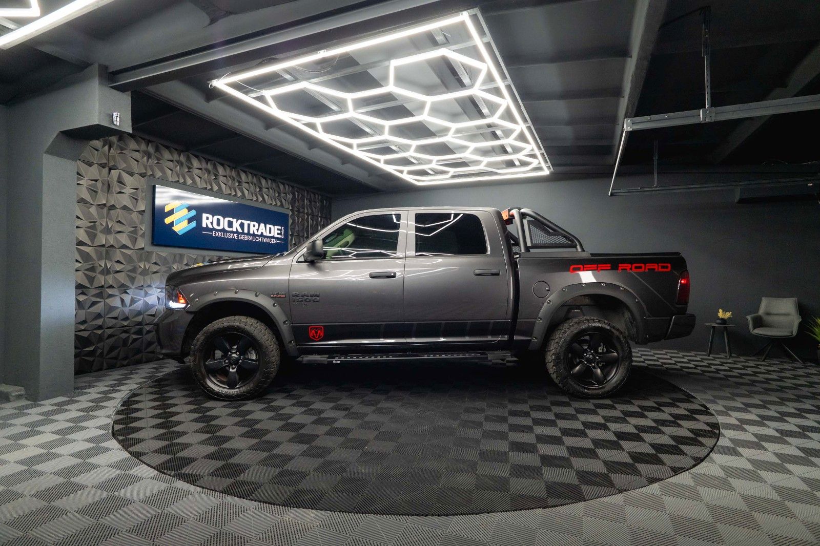Fahrzeugabbildung Dodge RAM 5.7 V8 HEMI 4x4 OFFROAD Night-Paket *LED*AHK