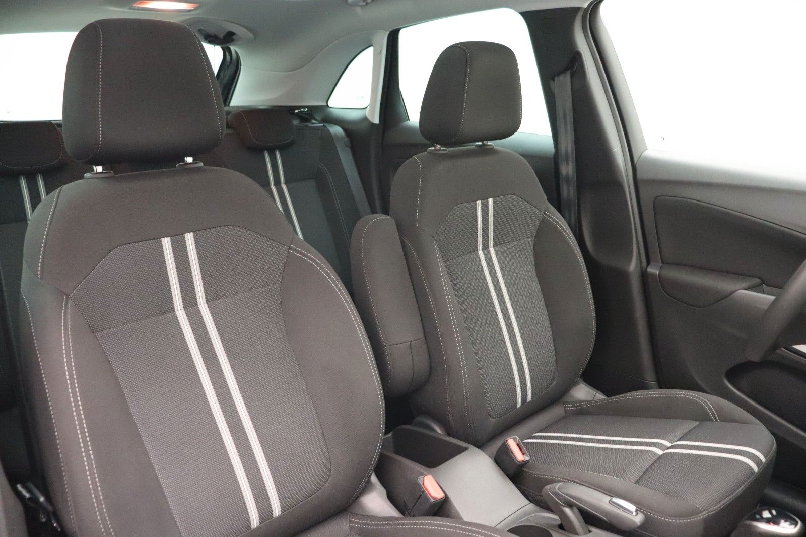 Fahrzeugabbildung Opel Crossland 1.2 Elegance PANO LED NAVI